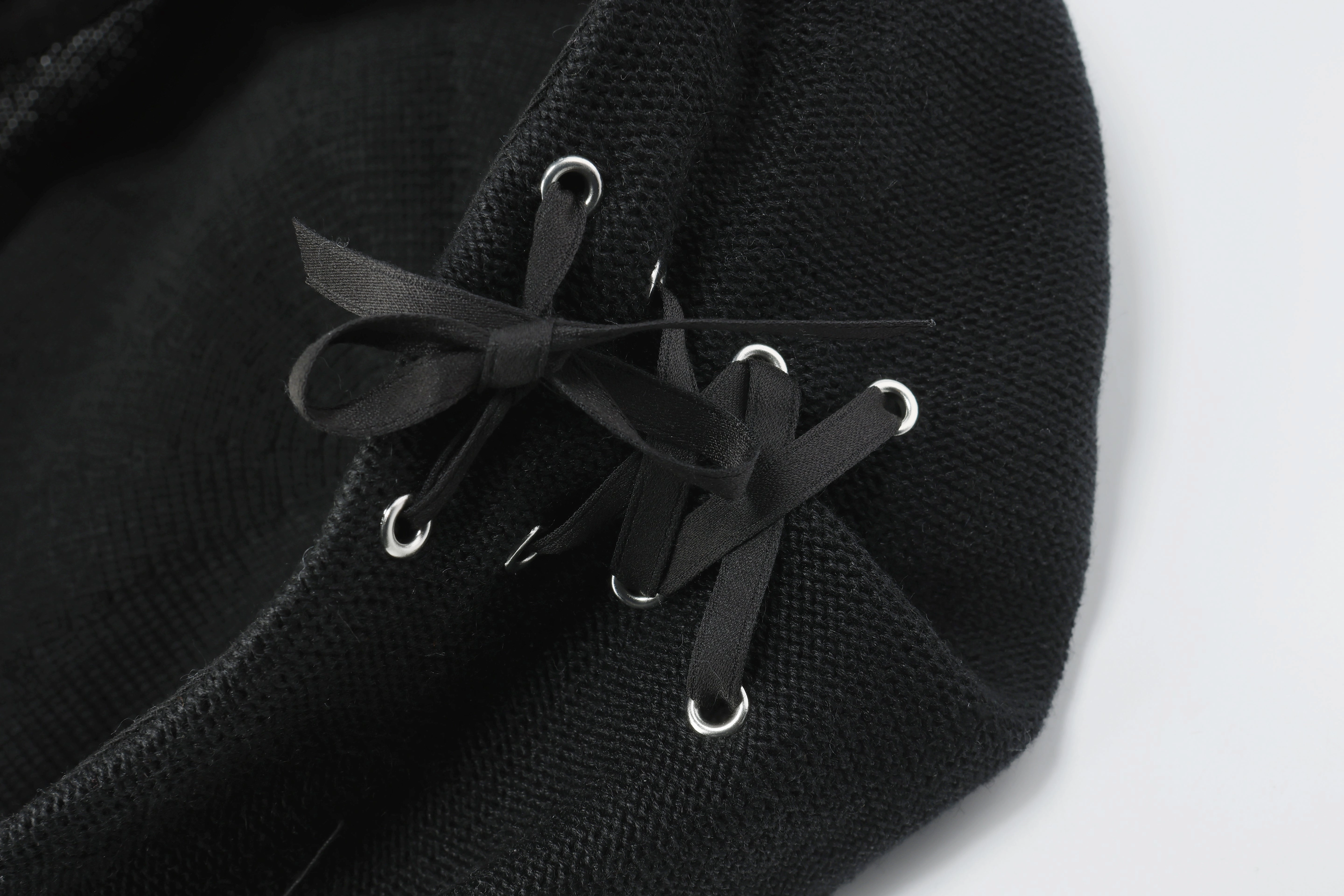 Lacing The Dart Beret