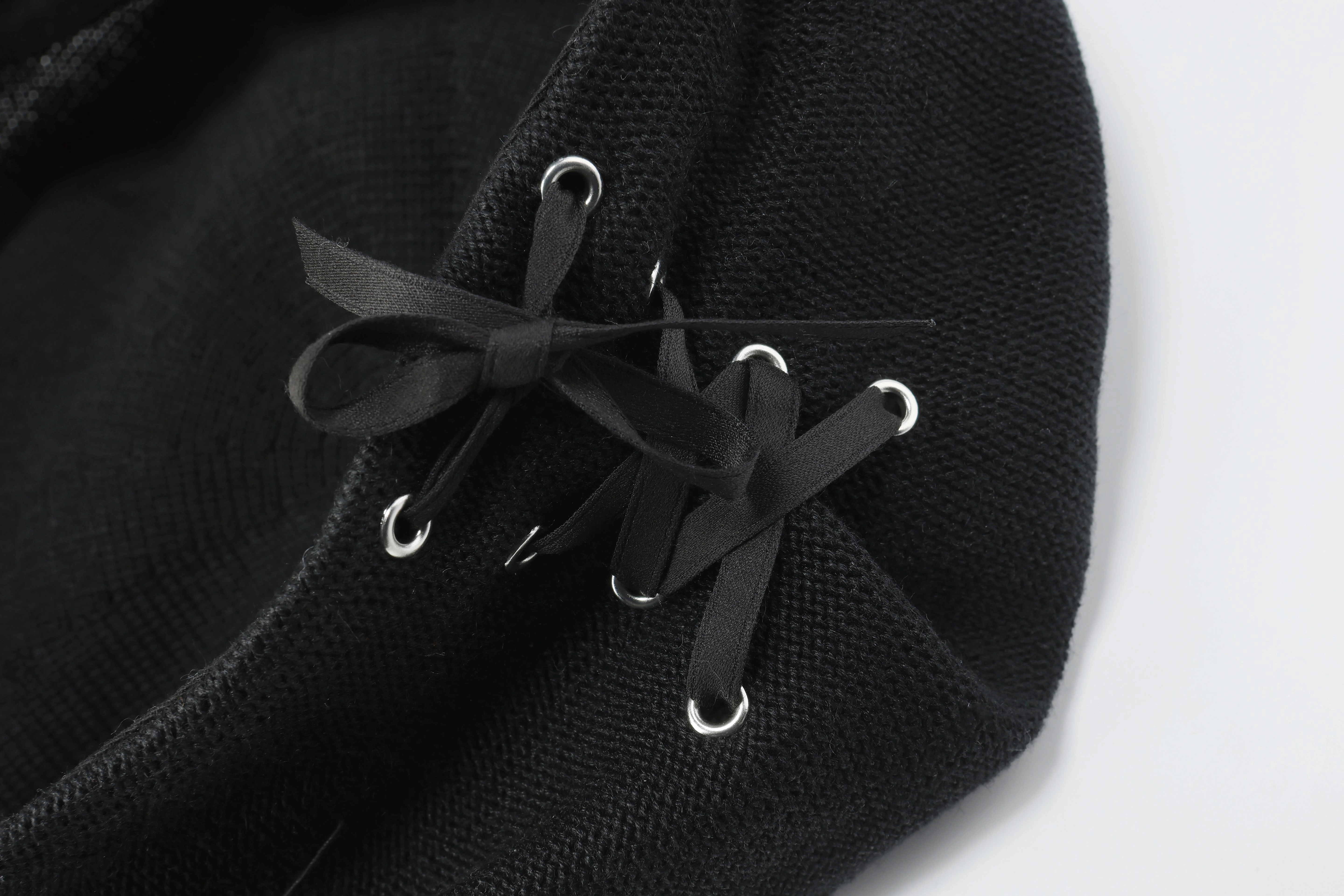 Lacing The Dart Beret