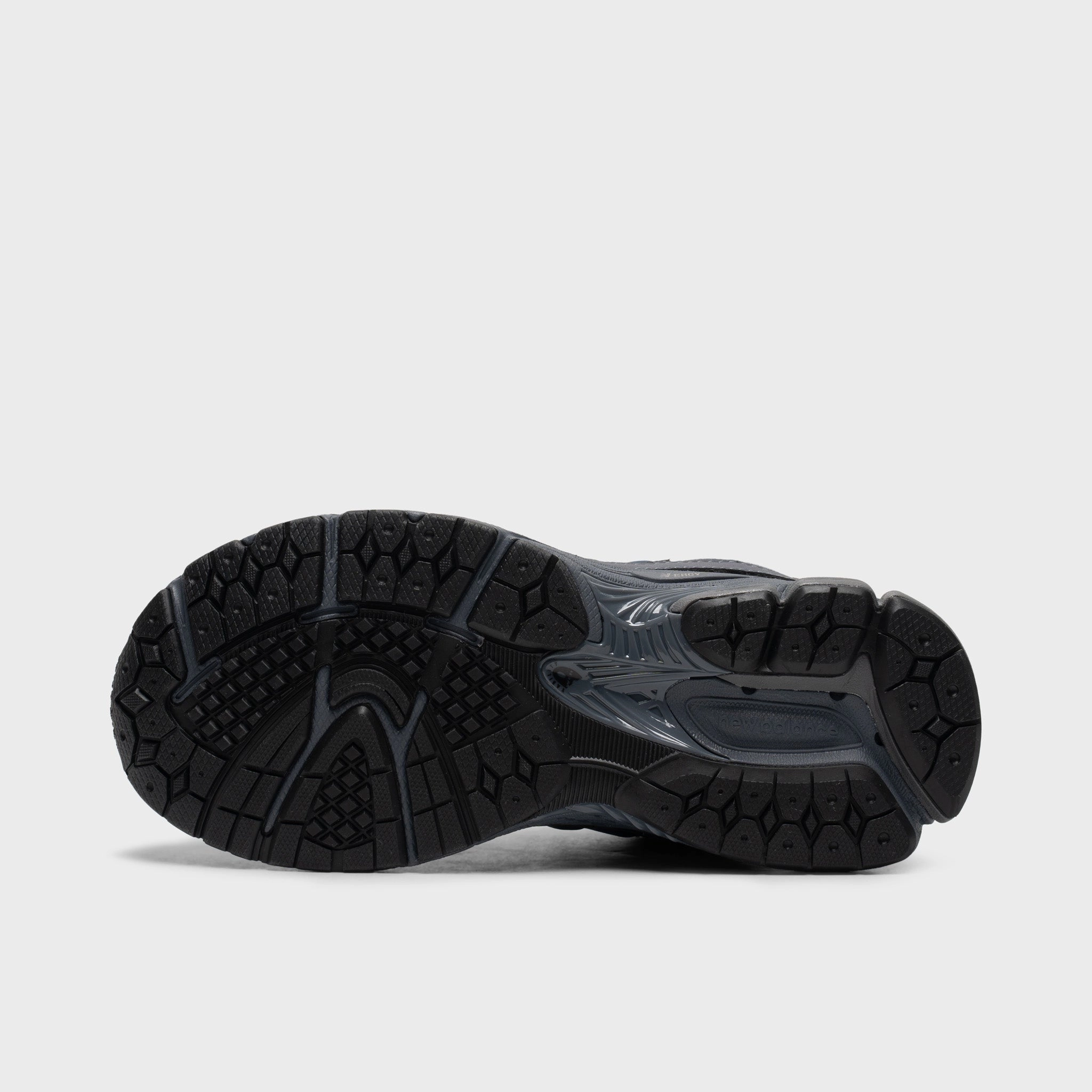 New Balance Juniors' 2002R / Dark Grey