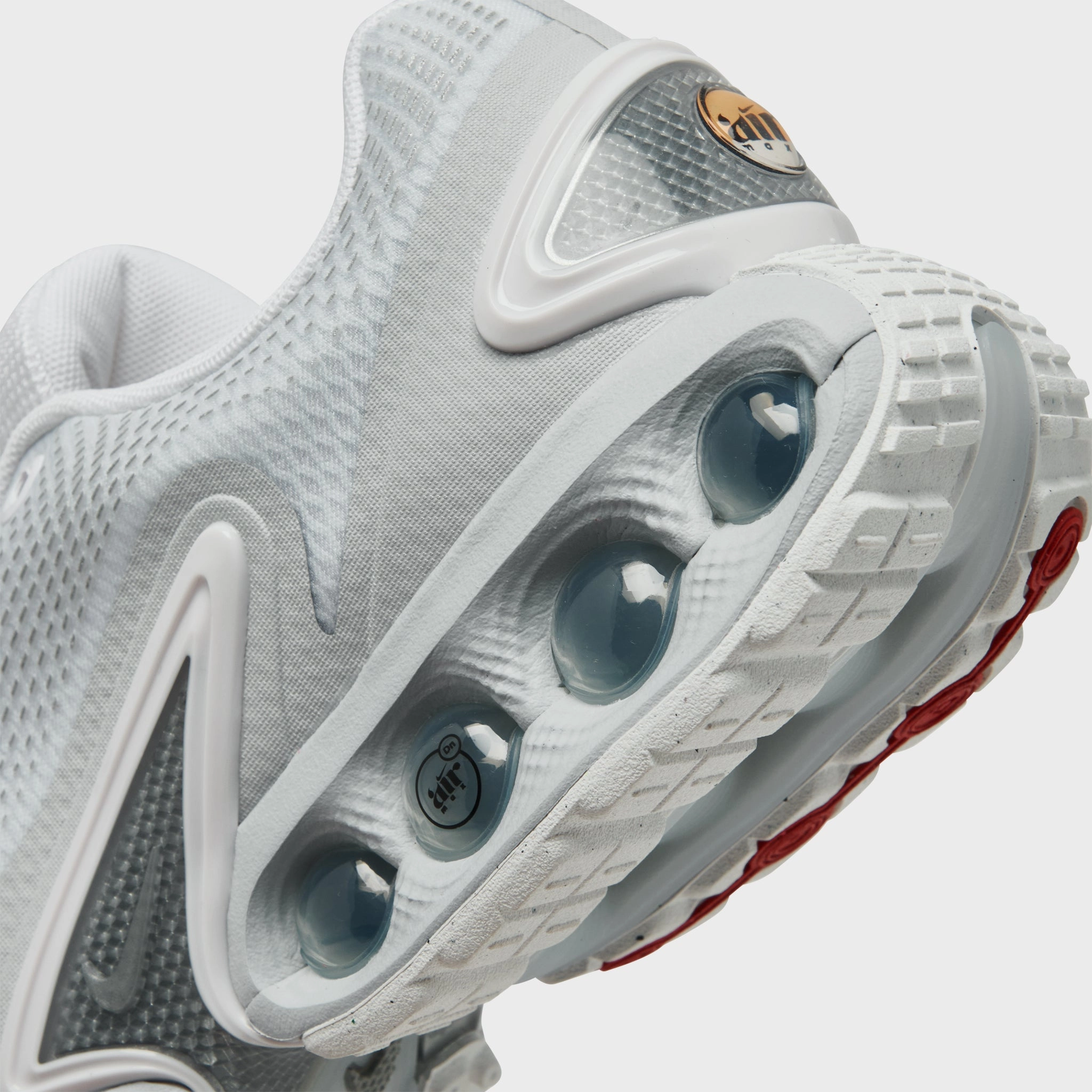 Nike Women's Air Max DN White / Metallic Silver - Pure Platinum
