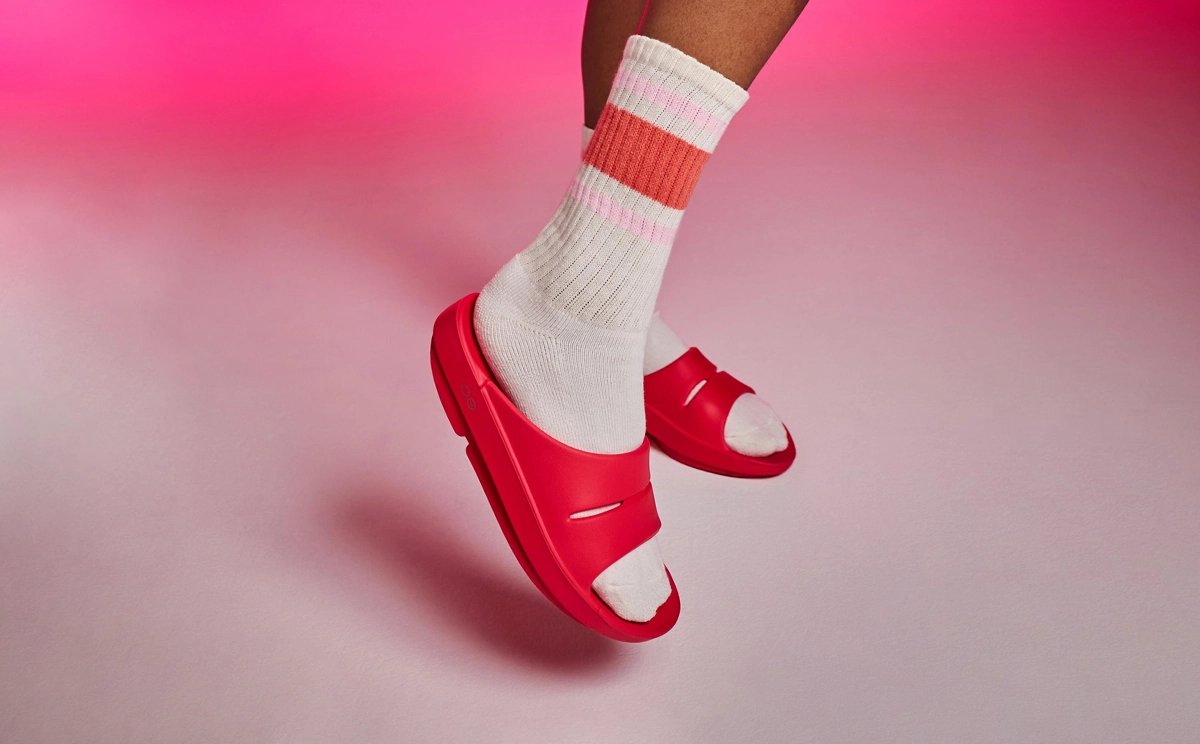 Women's OOahh Slide Sandal - Neon Berry