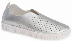 Women's Tulip Slip On Sneaker In Silver